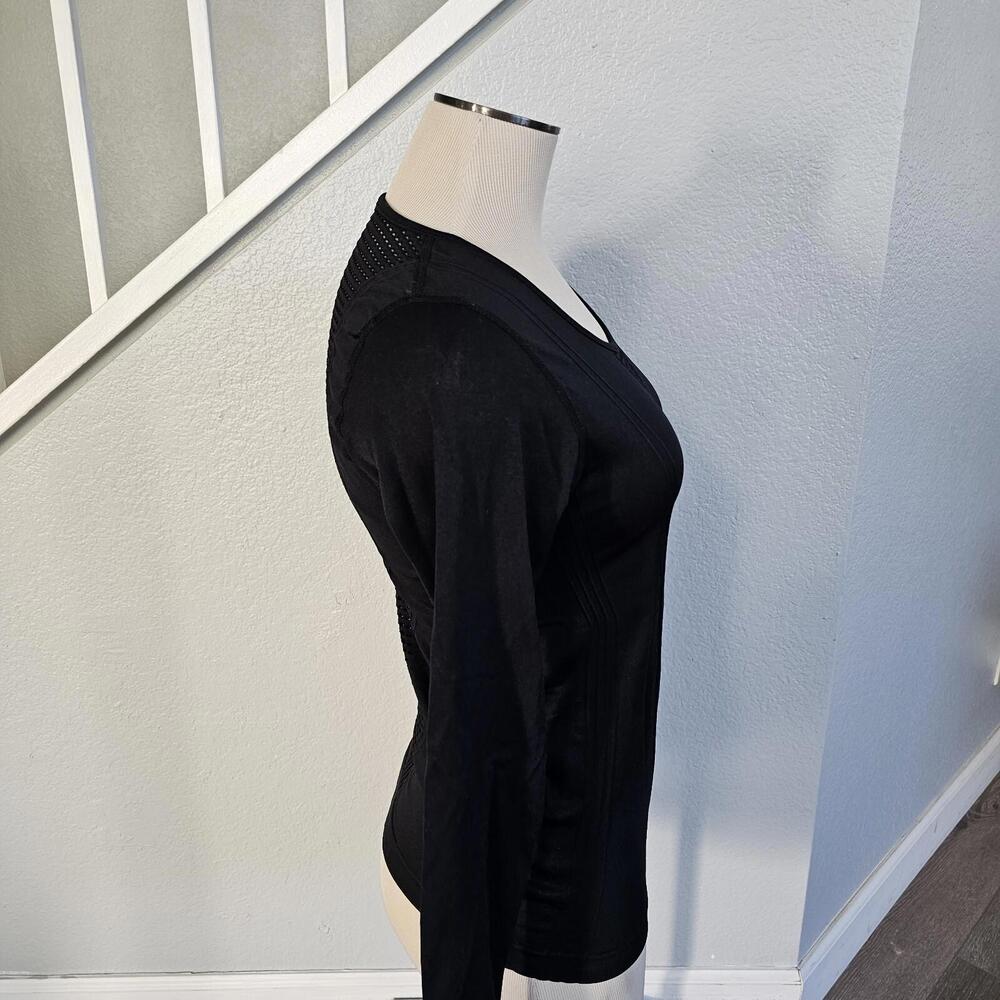 Fabletics Arta Compression Seamless Back  Long Sleeve Top Women's Sz Unknown - Picture 3 of 10